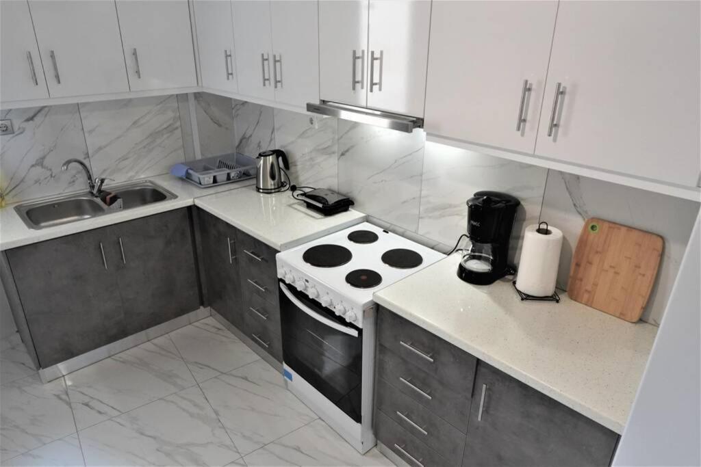 3bd Next To Metro Luxury