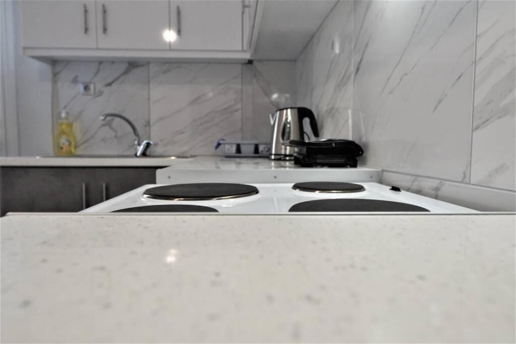 3bd Next To Metro Luxury Apartment