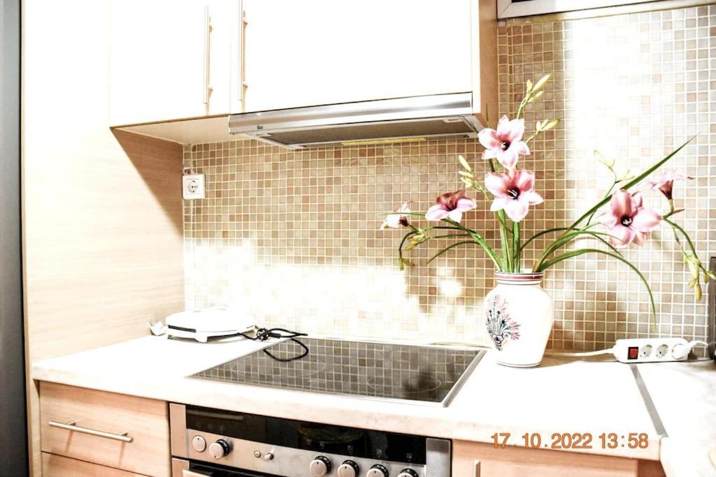 3bd Next To Metro Luxury *