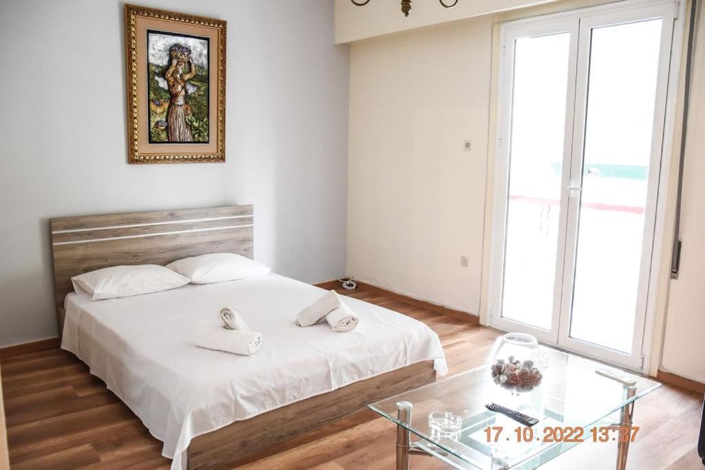 3bd Next To Metro Luxury Atény